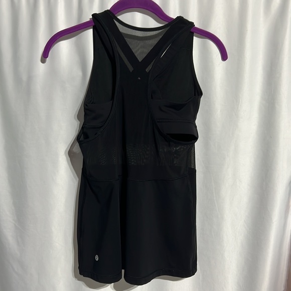 Lululemon Black tank top with Built in bra size 4 - Picture 3 of 5
